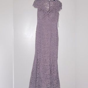 BRAND NEW with TAGS Eliza J Scalloped-Edge Lace Gown  mauve size 4